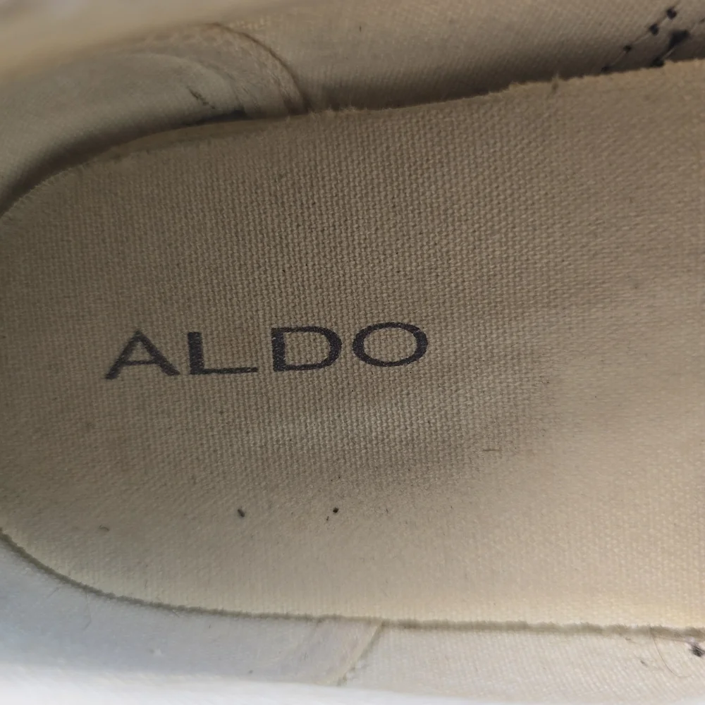ALDO BROWN SUEDE SLIP ON SNEAKER LOAFER CREAM TRIM WOMENS SIZE 39 EURO
